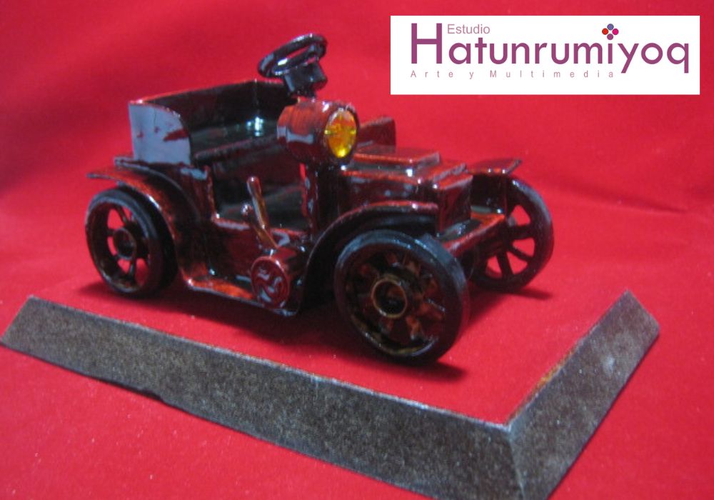 maqueta de automóvil en automodelismo artesanal realizada en Tacna durante los inicios del proyecto Casa del Mojinete