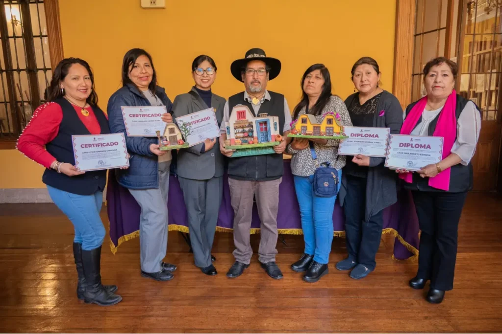 “Colectivo Patrimonial del Techo de Mojinete” colectivo patrimonial del mojinete tacna 2025
